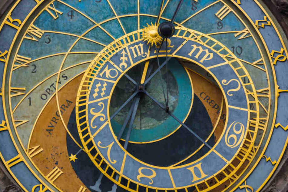 Eine astronomische Uhr ist zugleich auch eine Skizze der Himmelskonstellation.