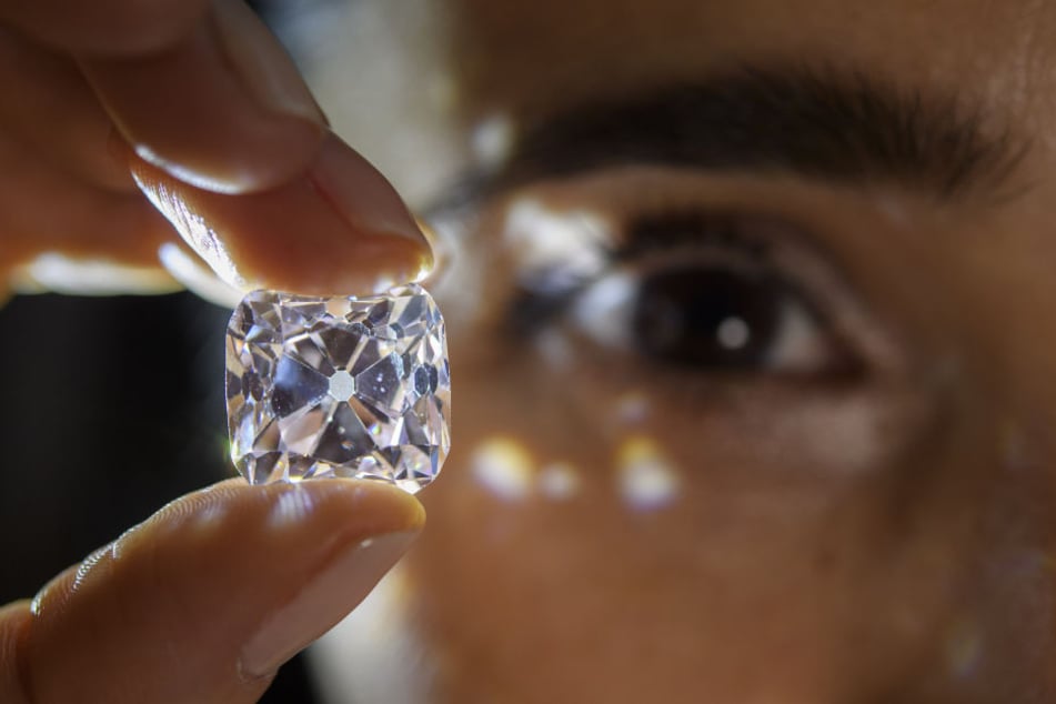 Die Frau trug den Ring jahrelang an ihrem Finger, ohne zu wissen, dass es sich um einen Diamanten handelte. (Symbolbild)
