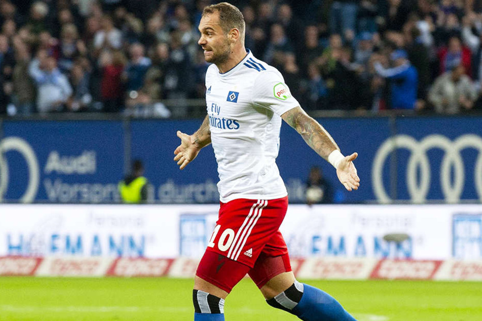 ...Hamburgs bulliger Stürmer und Zweitliga-Top-Verdiener (3,4 Mio. Euro jährlich) Pierre-Michel Lasogga?