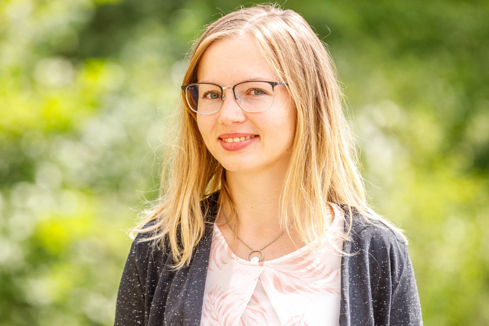 Marlene Rummel (29) von "Willkommen in Johannstadt" freut sich über einen Teil des Preisgeldes, das Claus-Peter Reisch drei Dresdner Vereinen stiftet.