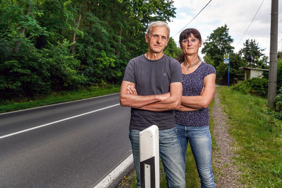 Anwohner Ullrich Meyer (57) und Milena Morawe (56) befürchten weitere Unfälle.