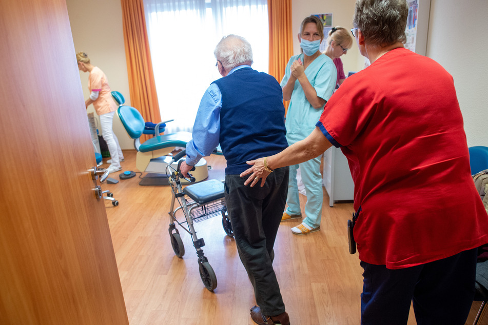 In Sachsen-Anhalt hat der Mangel an Pflegekräften zuletzt jedoch deutlich zugenommen. (Symbolbild)