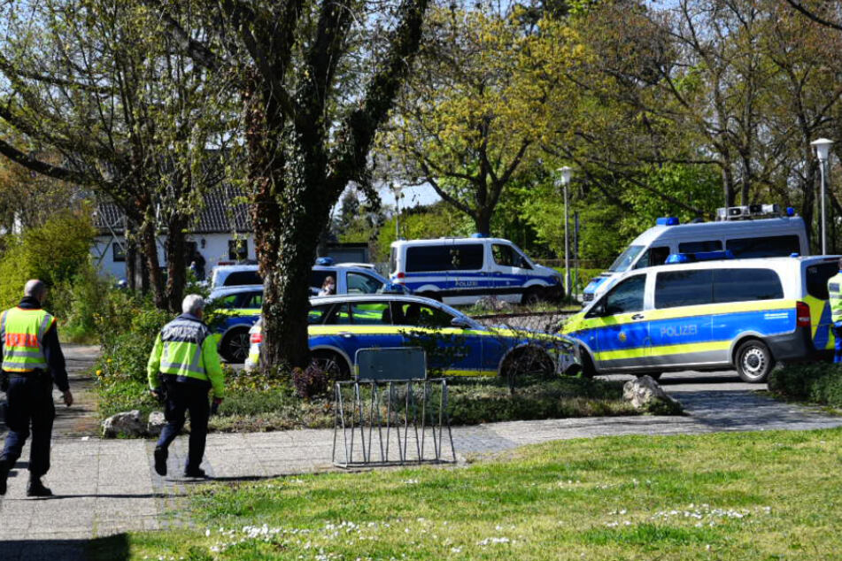 Die Polizei ist am Fundort im Einsatz.