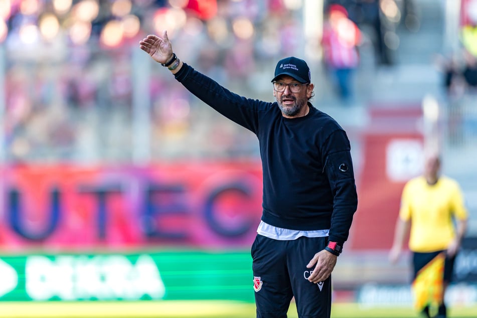 Pele Wollitz (60) fordert von seinem Team wieder mehr "Basics" als zuletzt.