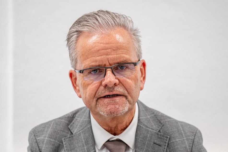 Tino Fritzsche (64, CDU) kritisiert, dass zu viele Blitzer nicht an Schulen, Kitas etc. stünden.