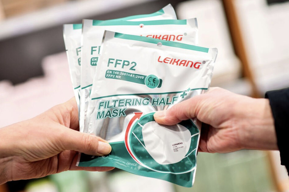 FFP2-Masken sind aktuell nur in der ambulanten Pflege eine absolute Pflicht - ansonsten reichen OP-Masken.
