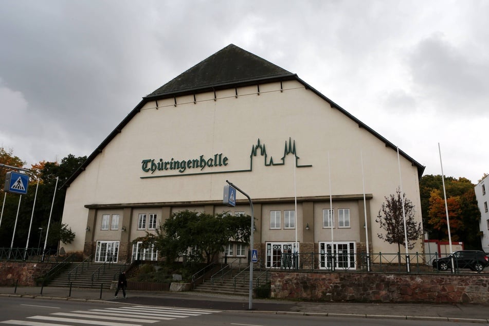 Die Thüringenhalle in Erfurt wurde bis mindestens Ende 2023 geschlossen. Grund dafür ist Einsturzgefahr. (Archivbild)