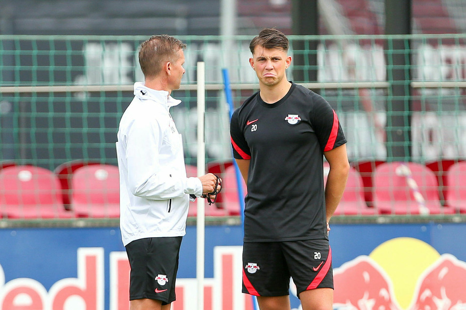 Mittelfeldtalent Lazar Samardzic (19, r.) könnte für mehr Spielpraxis noch verliehen werden.