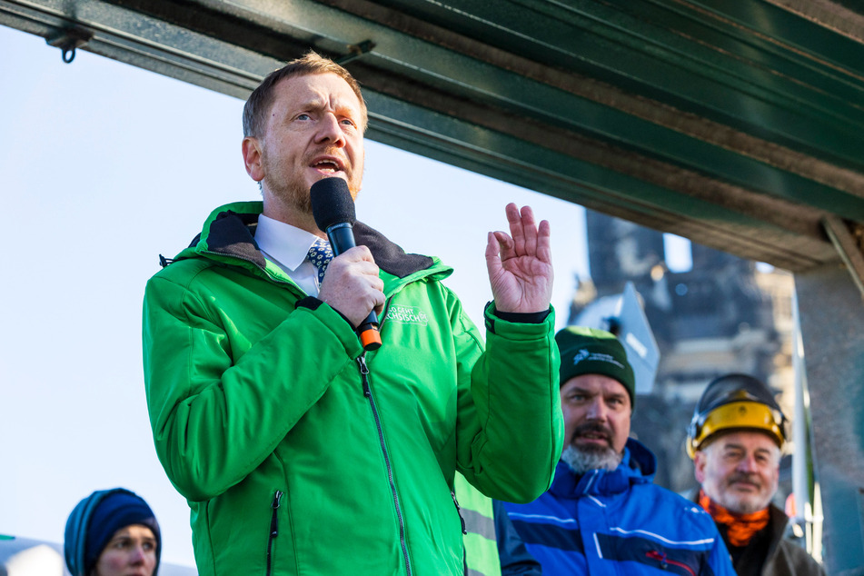 "Zieh' die grüne Jacke aus" - Bei der Bauern-Demo am Mittwoch vergangener Woche musste sich MP Kretschmer (48, CDU) Widerworte gefallen lassen. Aber "Kretsche" lässt nicht locker.