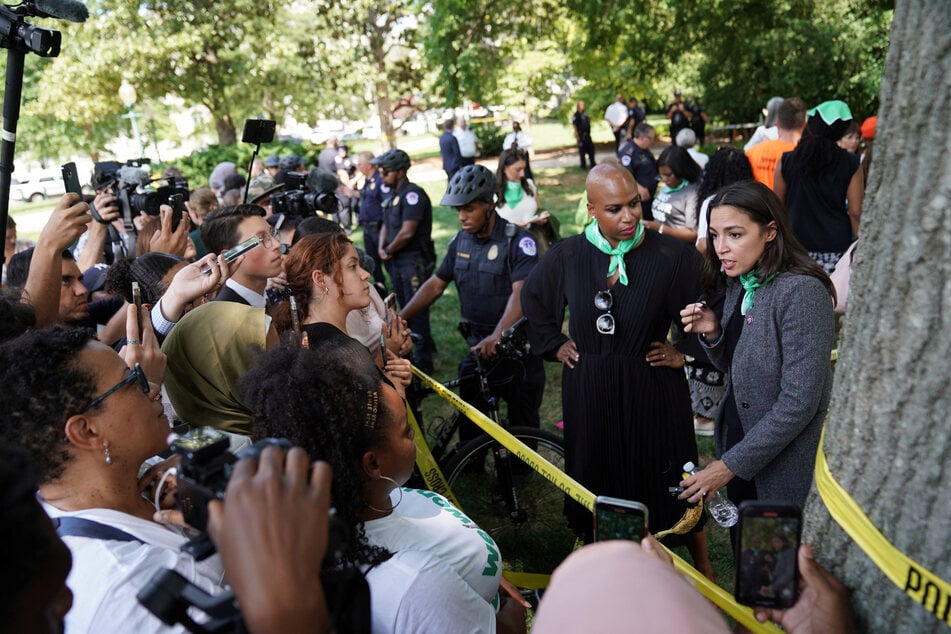 AOC and other lawmakers arrested outside Supreme Court during protest for abortion rights