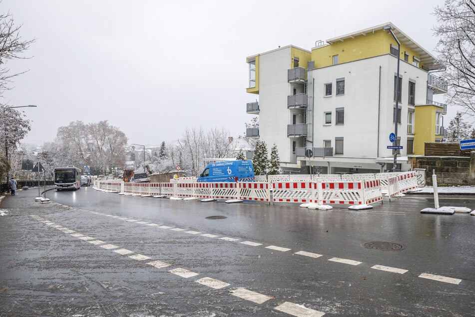 Die Sperrungen und Umleitungen an der Großenhainer Straße wurden neu beschildert.