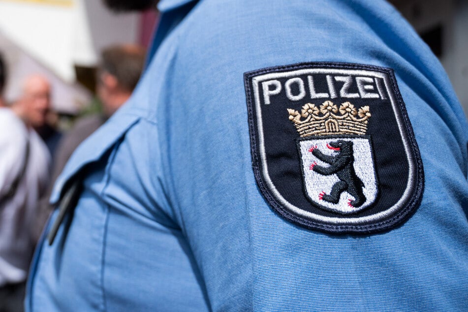 94 Polizeibeamte und 4 frühere Polizisten seien bekannt, "bei denen der Verdacht besteht, eine rechtsextremistische Einstellung zu haben". (Symbolbild)