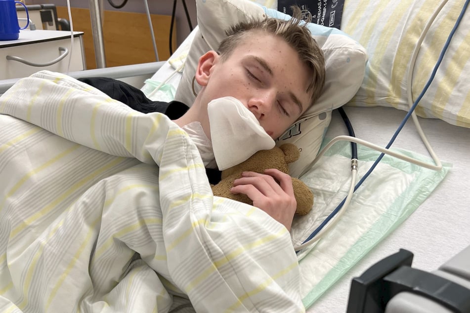 Vier Tage lag Kenny E. (14) im Krankenhaus.