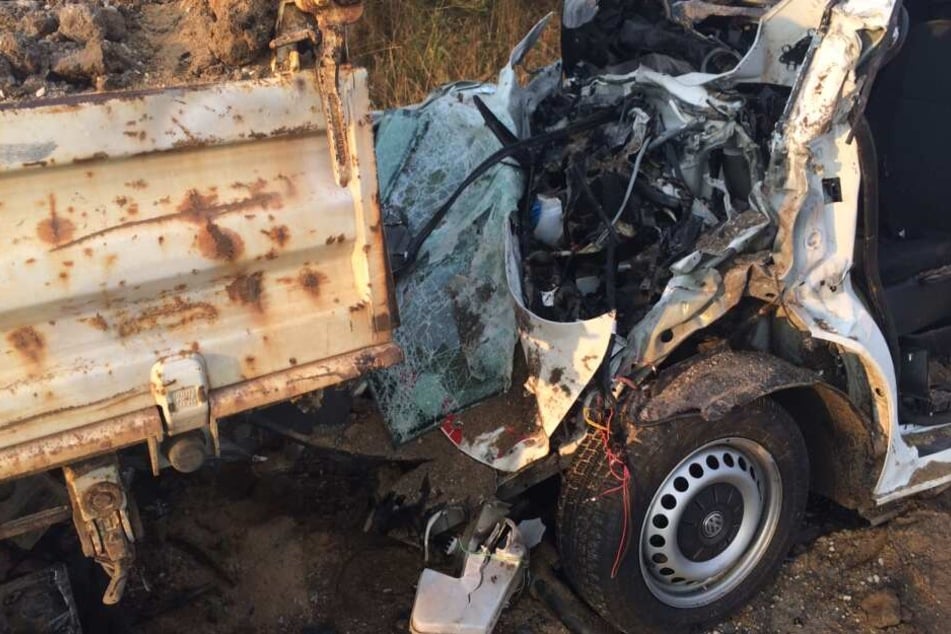 Horror-Crash: Transporter-Fahrer (32) stirbt auf A38