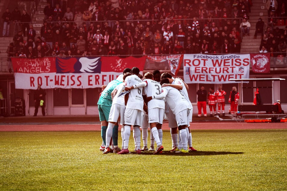 Emotionale Fan-Momente, 30 Prozent Rabatt auf Tickets sowie Gänsehaut pur warten auf FC RWE-Fans.