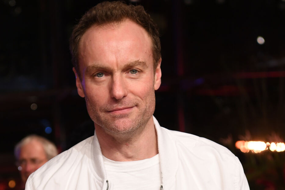 Unter anderem bekannt aus dem Berlin-Tatort: Mark Waschke tritt live in der Schaubühne auf.