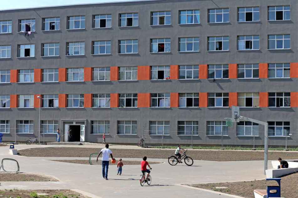 Das Gelände der Zentralen Anlaufstelle für Asylbewerber (ZASt) in Halberstadt wurde am Dienstagabend Tatort einer Messerstecherei.