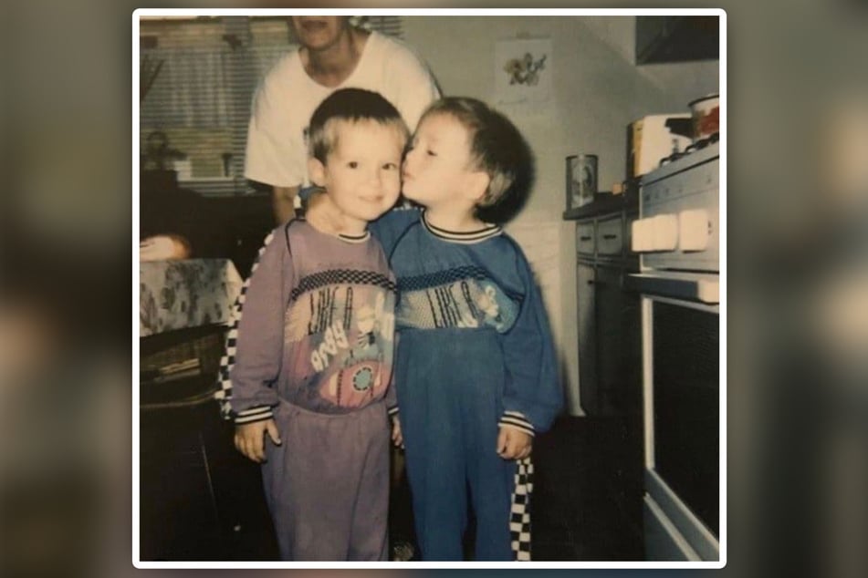 Die Zwillinge Tom und Bill Kaulitz (32) erzählen von ihrer Vielzahl an Kindheitshobbys.
