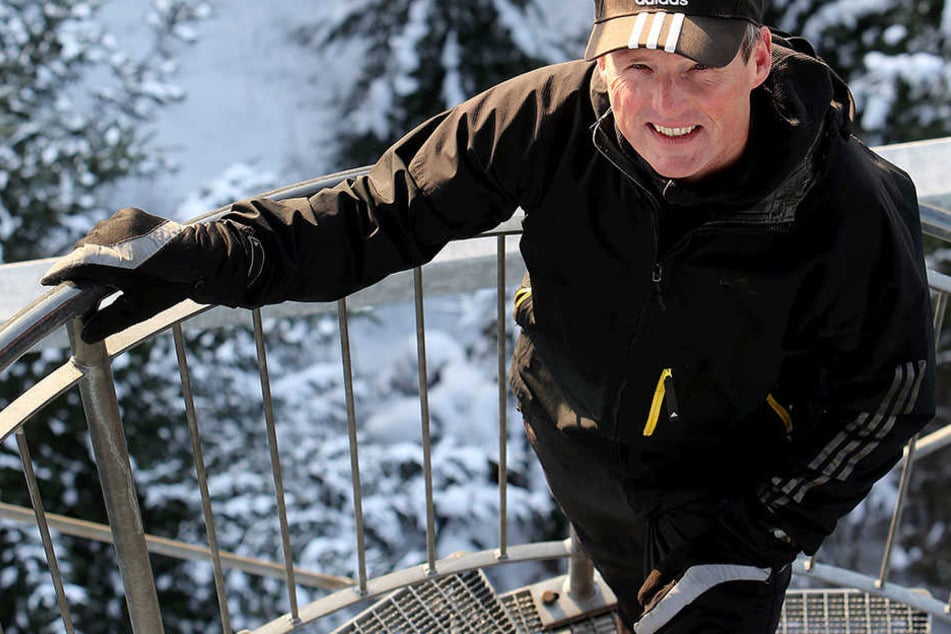 So oft wie Frank Müller (54) hat noch niemand den Aussichtsturm im Rabensteiner Wald erstiegen.