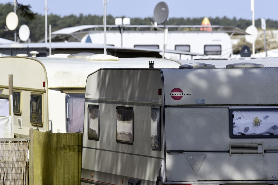 Ein junger Mann (21) war nackt auf einem Campingplatz unterwegs - die anderen Camper fühlten sich belästigt. (Symbolbild)
