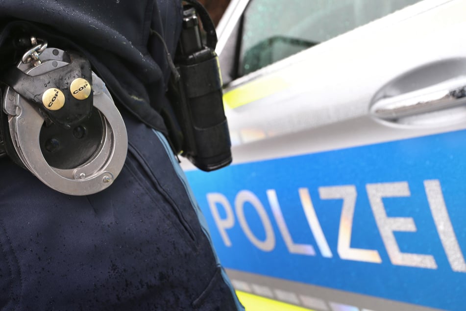 Nach einem Notruf in Erfurt stellte sich heraus, dass gegen die Anruferin ein Haftbefehl vorlag. (Archivbild)