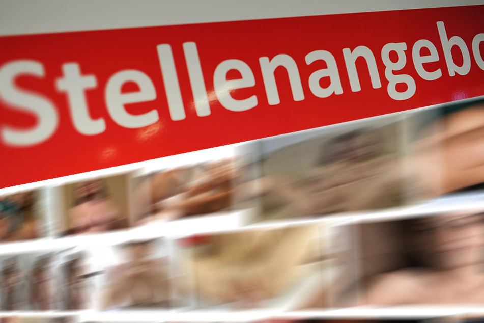 Direkt auf der AMS-Startseite tauchten direkte Links zu Pornofilmen auf.