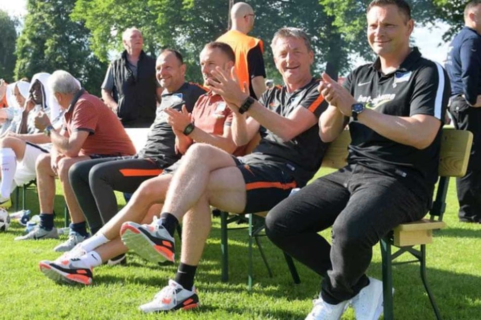 Auch für das Trainer- und Betreuerteam stand bei dem lockeren Kick der Spaß im Vordergrund.