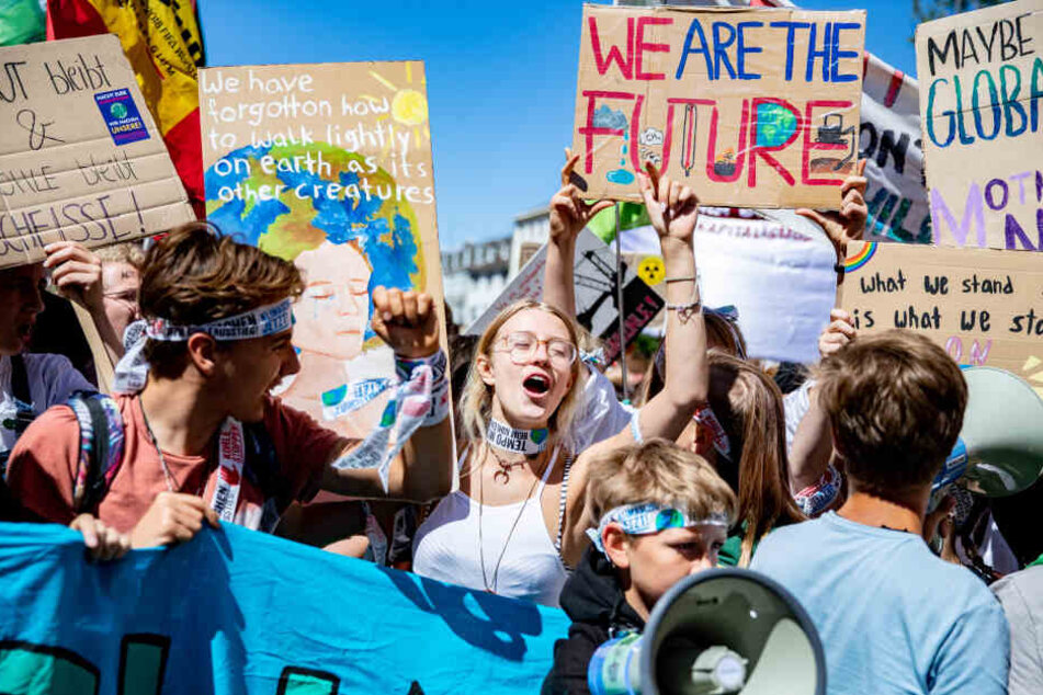 Zahlreiche junge Teilnehmer nahmen an der Klimademonstration "Fridays for Future" am 21. Juni in Aachen teil.