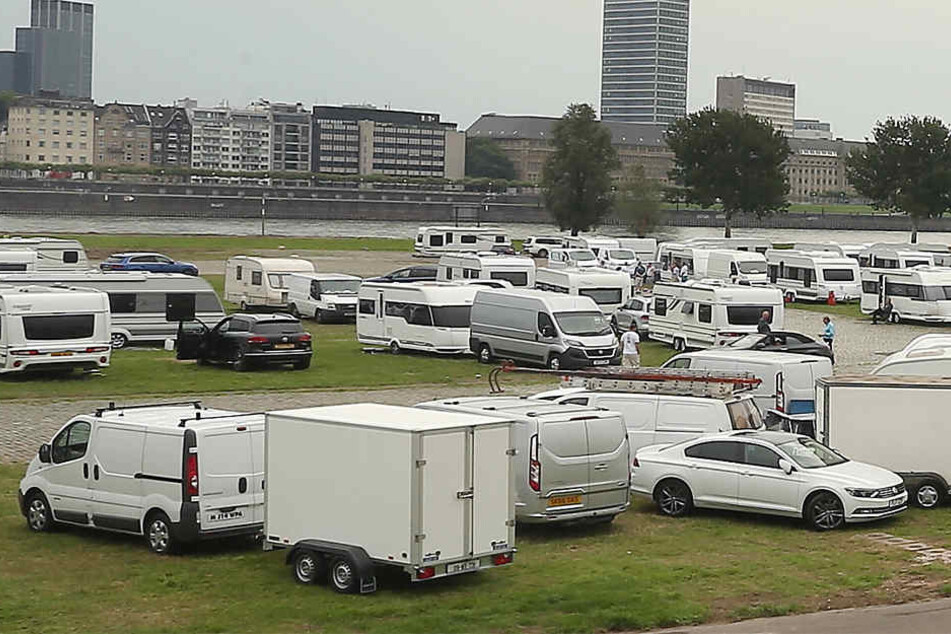 Wenn die Traveller kommen, besiedeln sie ganze Parkplätze.