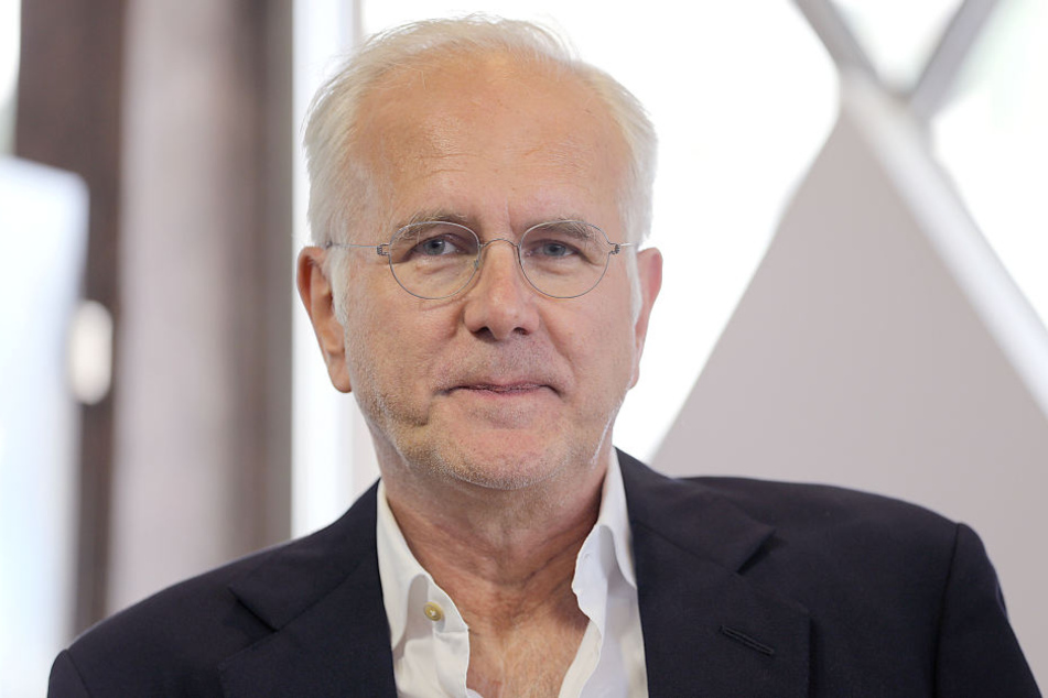 Smartphone-Verbot für Kinder hält Harald Schmidt (61) für richtig.