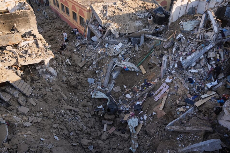Obwohl seit Monaten eine Waffenruhe herrscht, gibt es im Gazastreifen nach israelischen Angriffen erneut Todesopfer - darunter soll auch ein Kind sein.