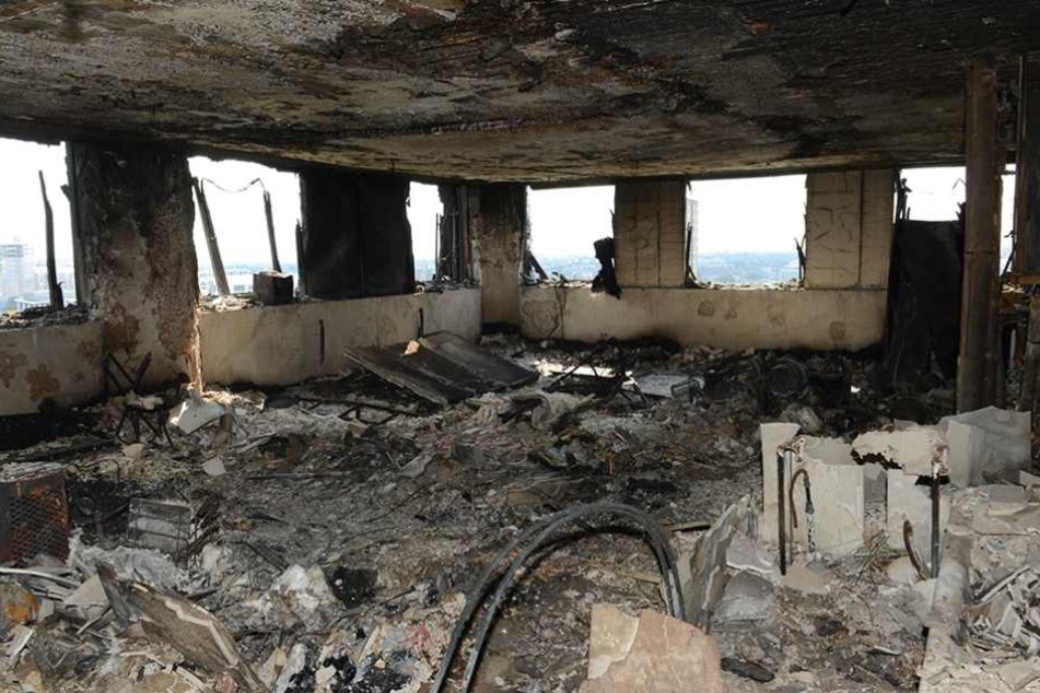 Das Feuer hat nichts übrig gelassen. Alles in dieser Wohnung ist verbrannt.