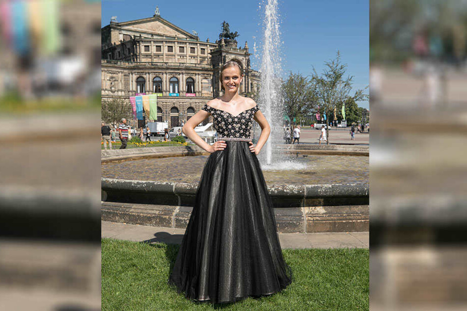 2018 stieg Mandel Fashion Berlin als Ausstatter in den Ball ein - mit einer schwarz-goldenen Robe.