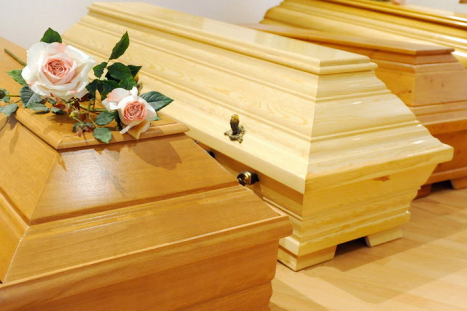Schock bei Trauerfeier Angehörige finden falsche Leiche im Sarg TAG24