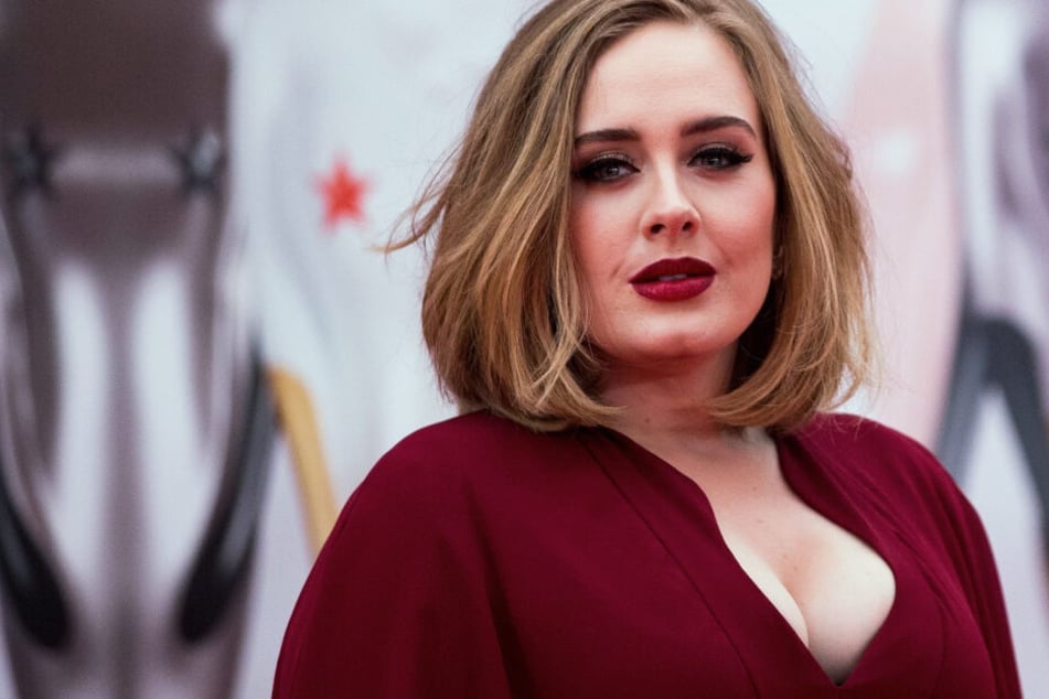 Adele ist wieder Single.