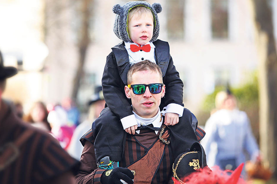 Ob Groß oder Klein: Zum Fasching
gehören Kostüme einfach dazu.