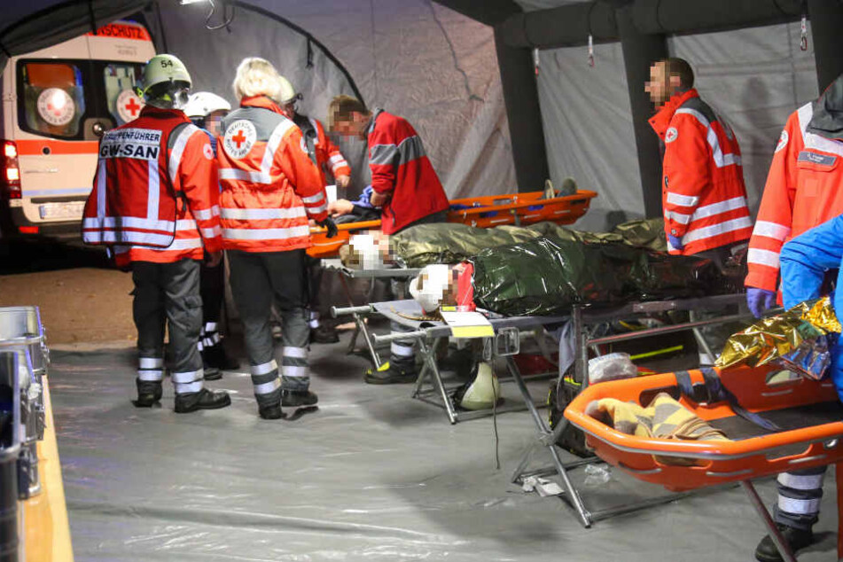 Auch ein Behandlungsplatz wurde aufgebaut, wo die Verletzten erstversorgt wurden.