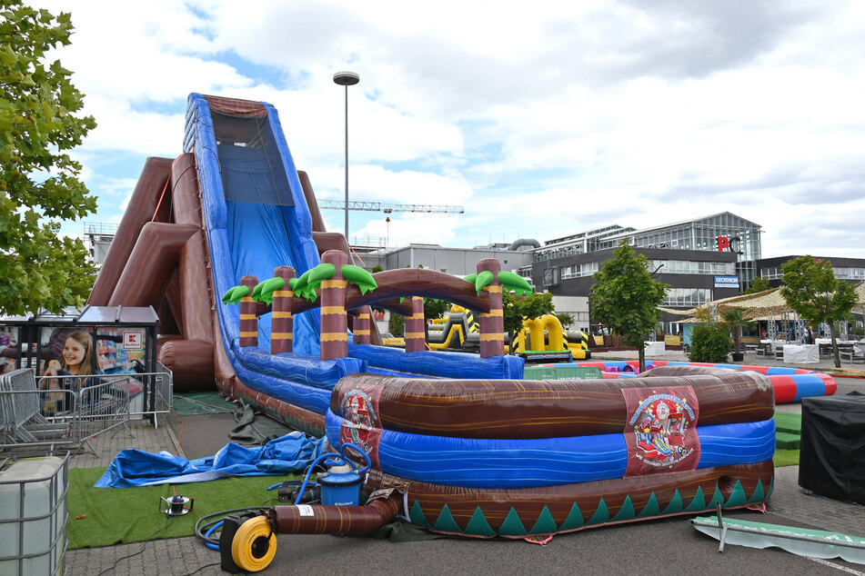 Wer hat Lust auf die Riesenwasserrutsche im Paunsdorf Center?