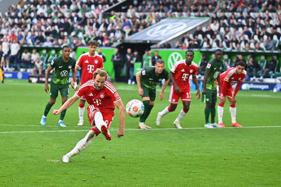 Beim Strafstoß gegen Wolfsburg rutscht Kane am Elfmeterpunkt etwas weg und schießt deshalb über das Tor.