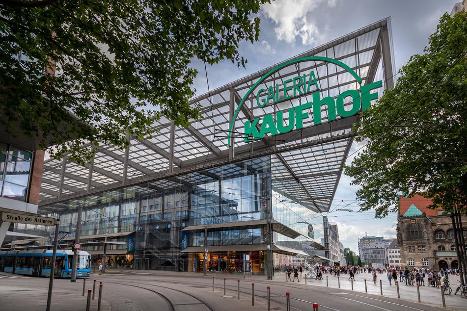 Die Kaufhof-Filiale in Chemnitz wurde erst 2001 eröffnet. Die Immobilie in 1A-Lage ist hochmodern, das Kunden-Einzugsgebiet riesig.