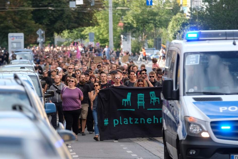 Mehrere Hundert demonstrierten gegen Rechts.