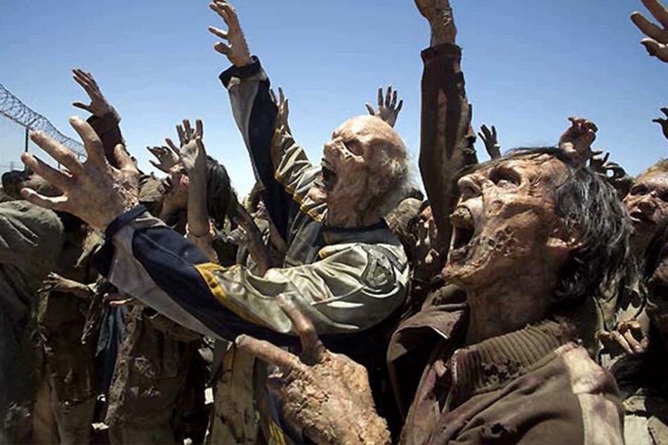 In der apokalyptischen Welt wurden unzählige Menschen zu Zombies verwandelt.