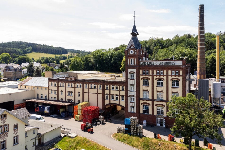 Die großen Tore des Brauhauses Einsiedel werden am Samstag für neugierige Bier-Freunde geöffnet.