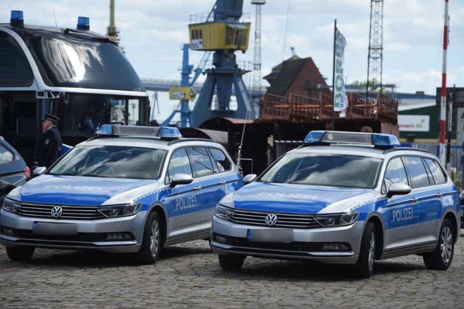 Der Hafen musste vorerst abgesperrt werden. (Symbolbild)