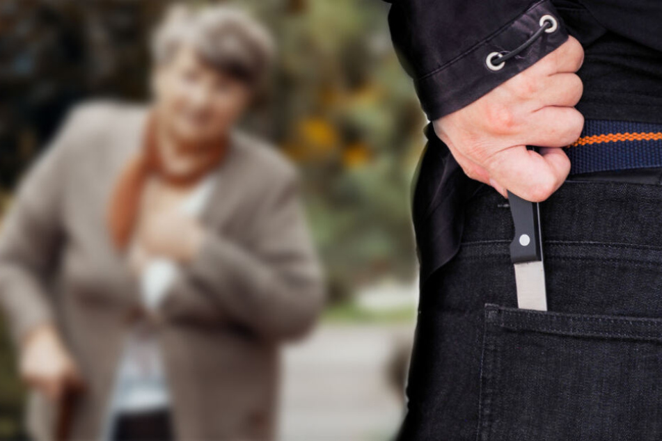 Einer von ihnen verletzte die Seniorin mit einem Messer schwer. (Symbolbild)