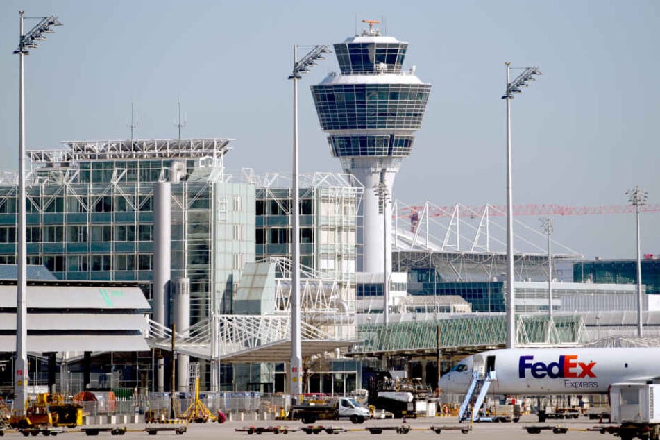 Am Flughafen von München kommt es immer wieder zu teilweise kuriosen Funden bei Zollkontrollen.