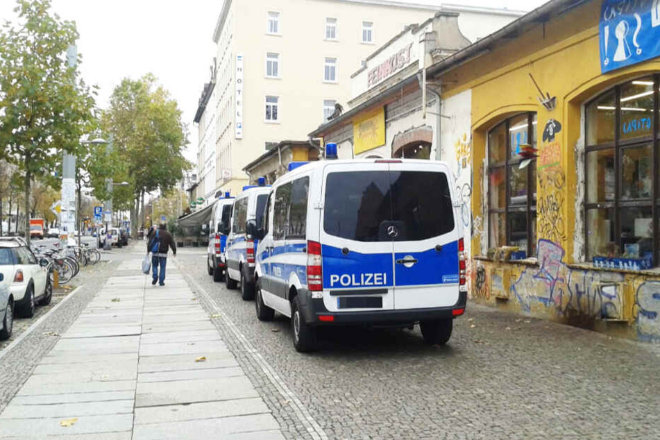 Gegen 13.30 Uhr beendeten die Beamten den Einsatz in der Leipziger Südvorstadt.
