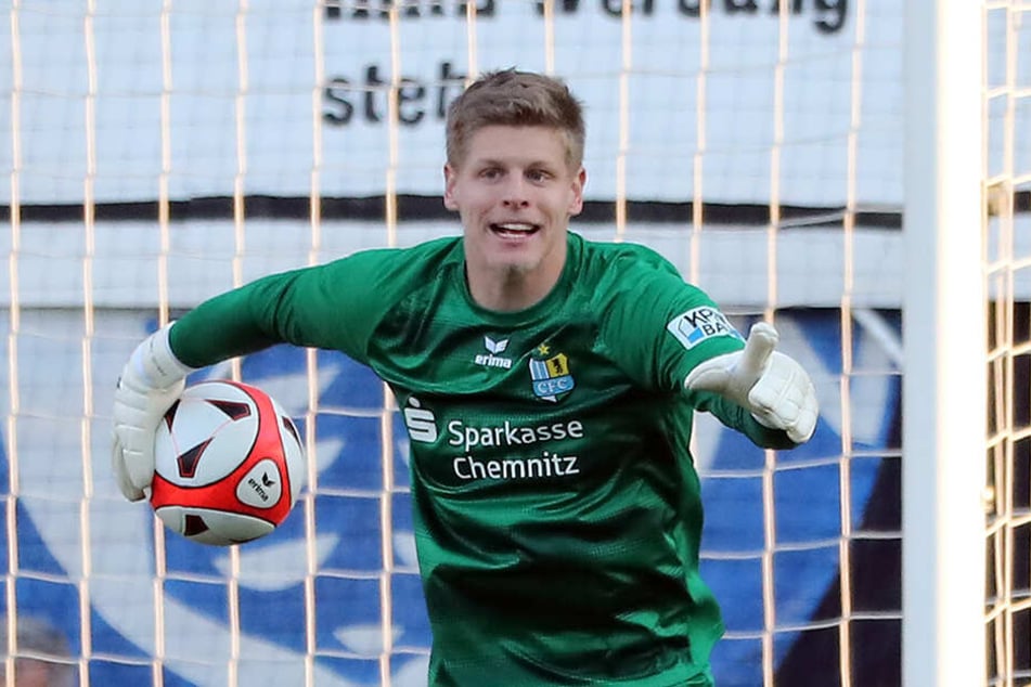 Torwart Jakub Jakubov bleibt die Nummer 1! Daran ändert der erneute Wechsel nichts. Am 18. Mai gegen Bischofswerda und eine Woche später im Endspiel gegen Zwickau steht er im Kasten.