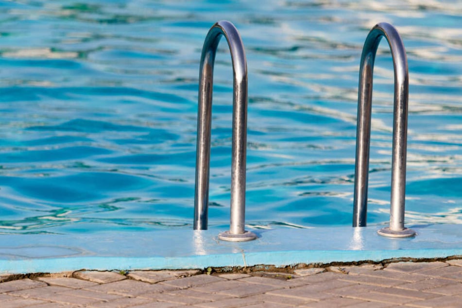 Auf dem Freigelände des HOT Badelandes haben sich Vandalen zu schaffen gemacht. (Symbolbild)