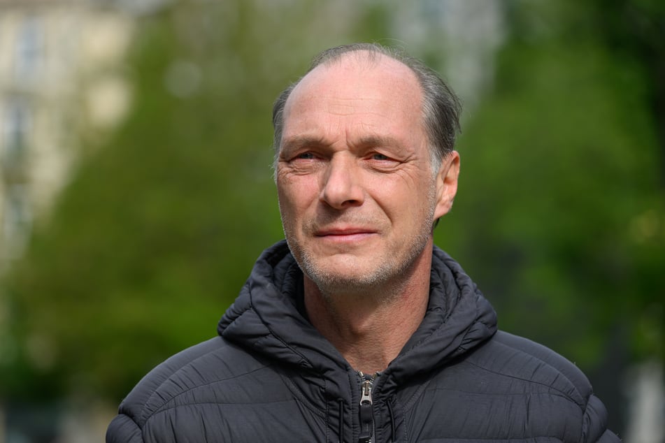 Martin Brambach (58) spielt seit 2016 den Kommissariatsleiter Peter Michael Schnabel im Dresdner "Tatort".